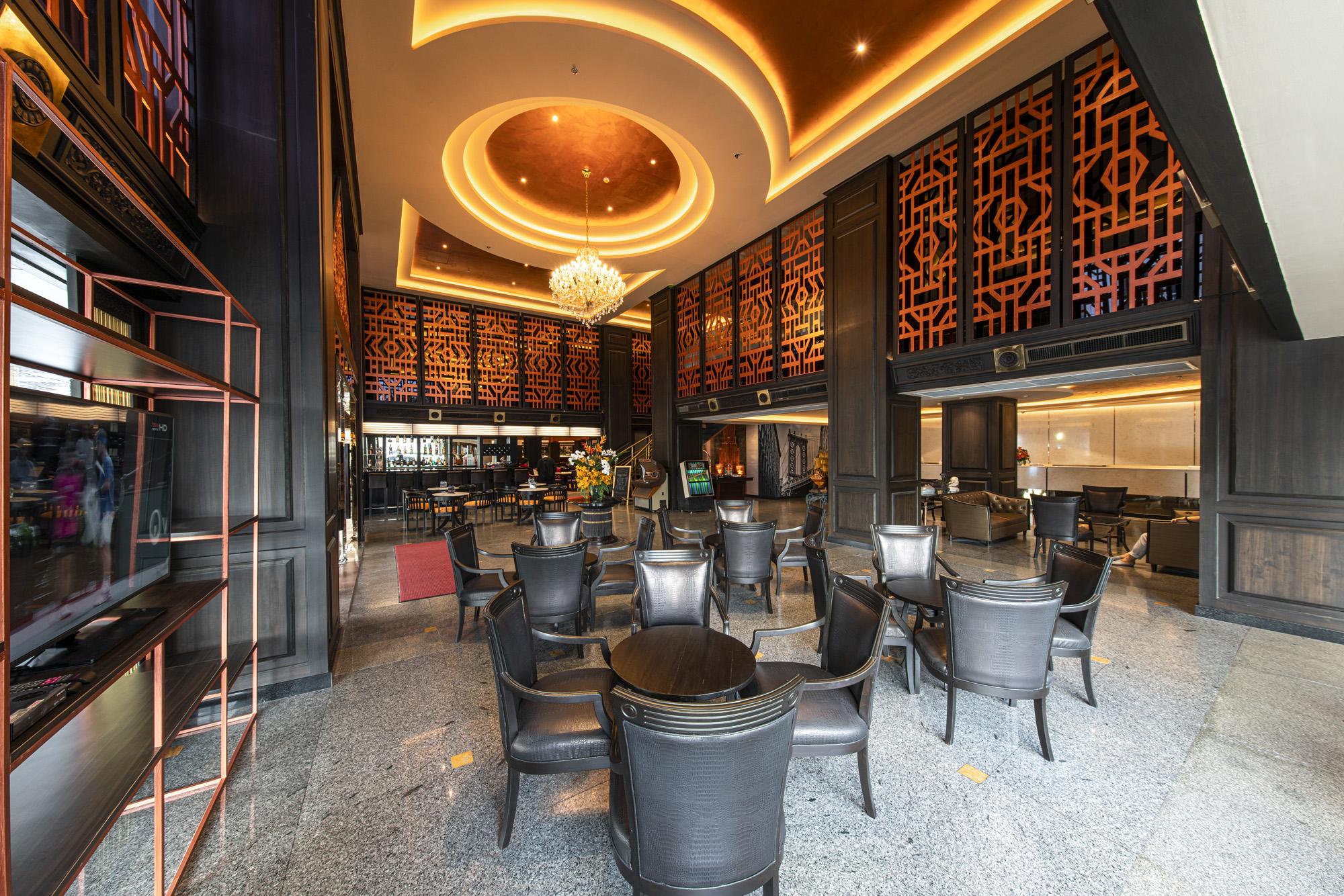 Manhattan Hotel Бангкок Экстерьер фото