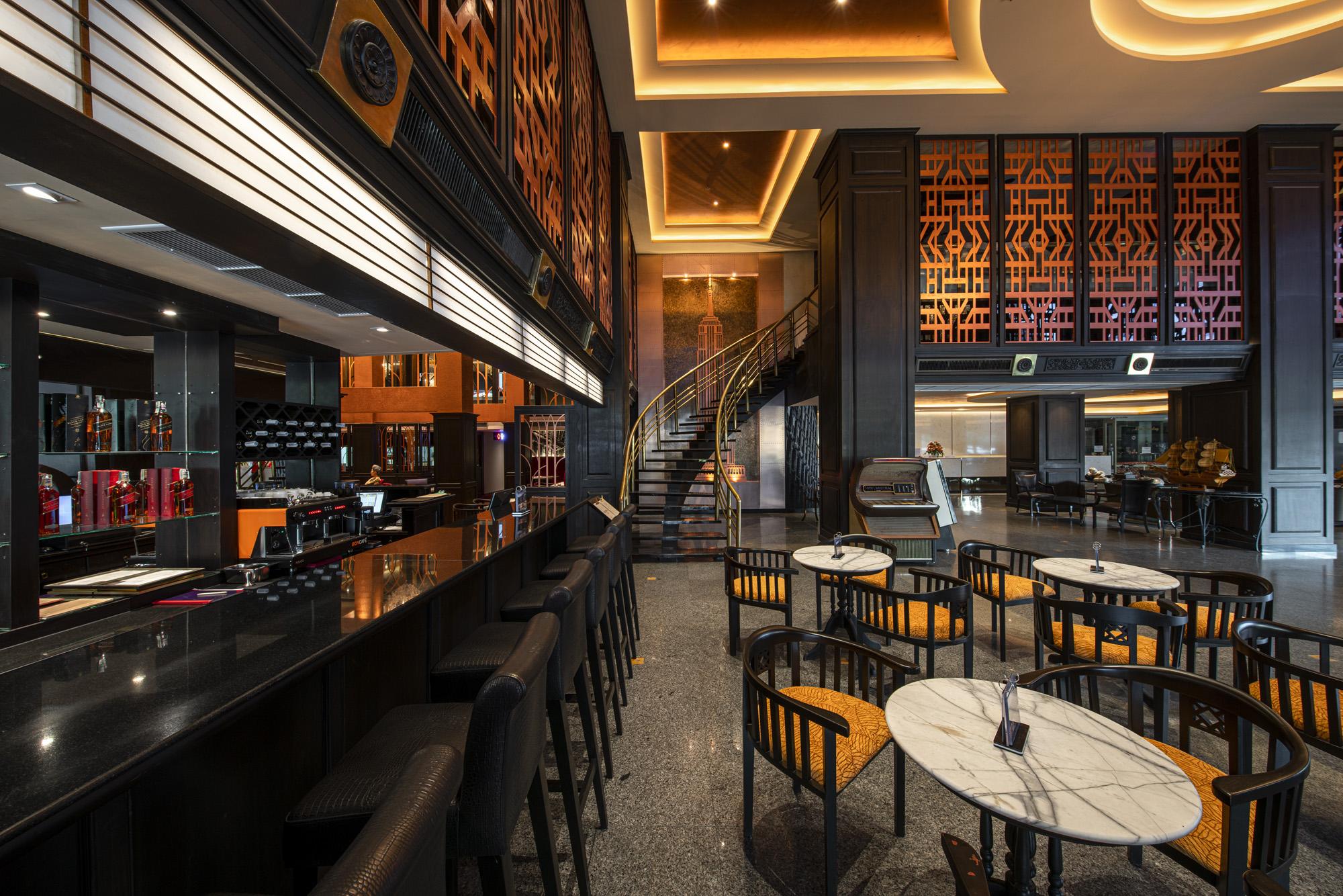 Manhattan Hotel Бангкок Экстерьер фото