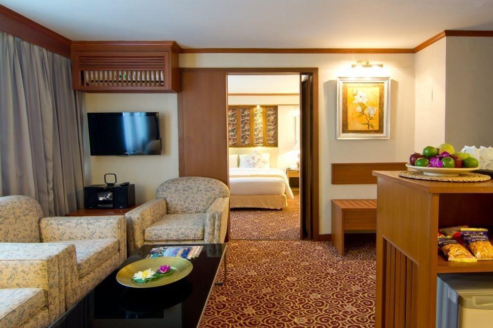 Manhattan Hotel Бангкок Экстерьер фото