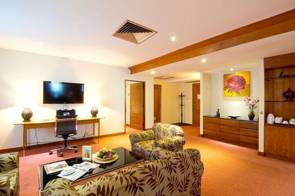 Manhattan Hotel Бангкок Экстерьер фото