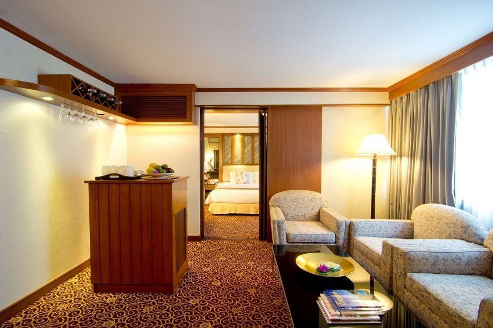 Manhattan Hotel Бангкок Экстерьер фото